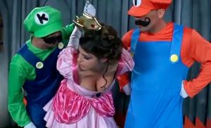 Mario e Luigi comem Princesa 🍄